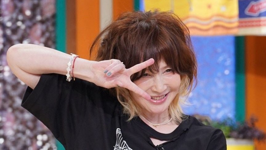 バラエティータレントとして独自のポジションを築くYOU（画像：土曜はダメよ！公式Twitterより）