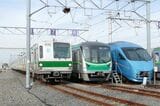 地下鉄千代田線車両と並んだMSE＝2016年（記者撮影）