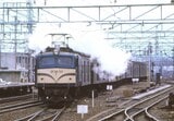 蒸気暖房のスチームを吹き上げながら京都駅に進入するEF58形牽引の荷物列車（撮影：南正時）