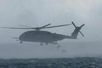 米軍ヘリ､沖縄の北部訓練場付近で機体炎上 民間の牧草地に着陸､負傷者の報告なし