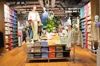 ユニクロが｢暖冬｣でも独り勝ちできるカラクリ 激安衣料店から｢世界のユニクロ｣へ超絶進化