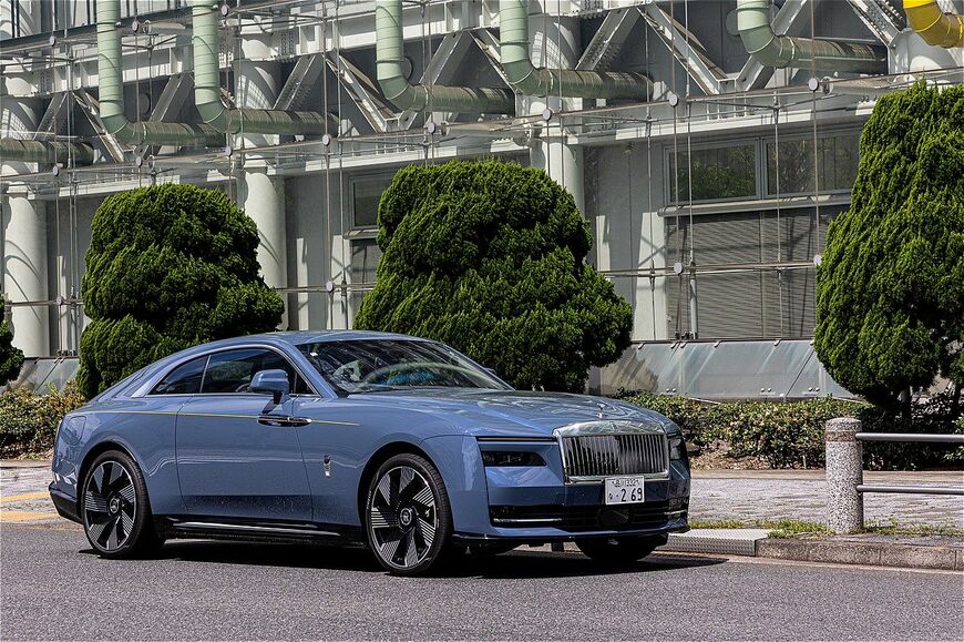 ロールス・ロイス「スペクター」（写真：三木宏章）