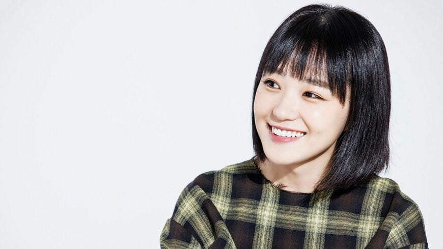 力強くしなやかな演技で、様々なキャラクターに変貌する実力派女優、奈緒さん。吉田拓郎とプロレスが好きという意外な素顔に迫ります（写真：トヨダリョウ）この記事の画像を見る(◯枚)