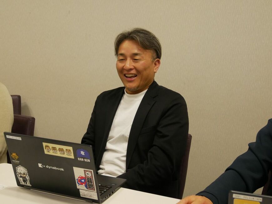 朗らかな笑顔で当時を振り返る音川さん（写真：東洋経済オンライン編集部撮影）