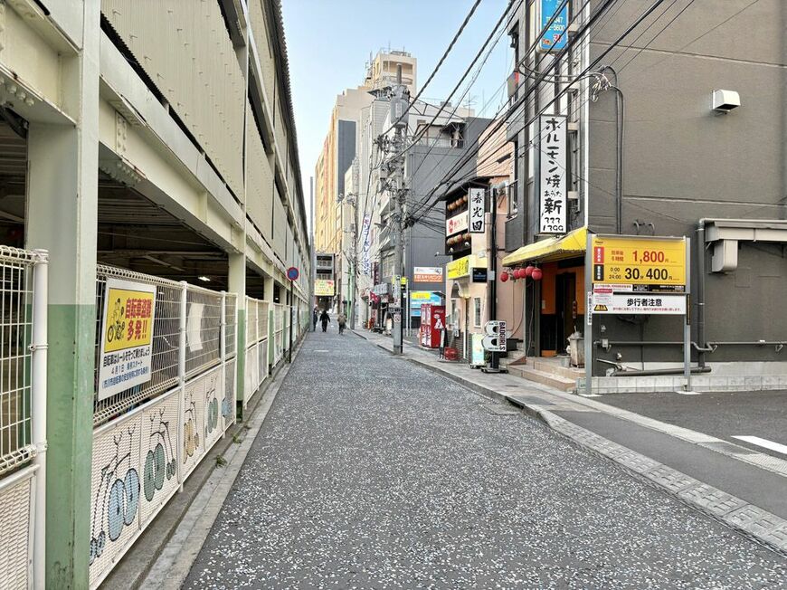 市川駅（クリーンな駅前２）（写真：筆者撮影）