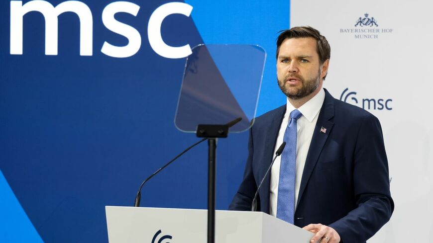 ドイツのミュンヘン安全保障会議に出席したアメリカのヴァンス副大統領。後から「歴史的な演説だった」と言われるかもしれない（写真：ブルームバーグ）