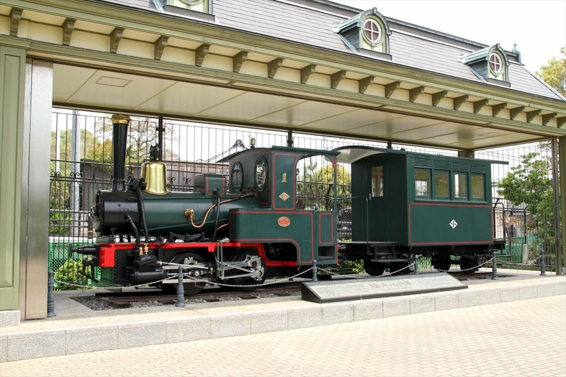 梅津寺公園に保存されている坊ちゃん列車