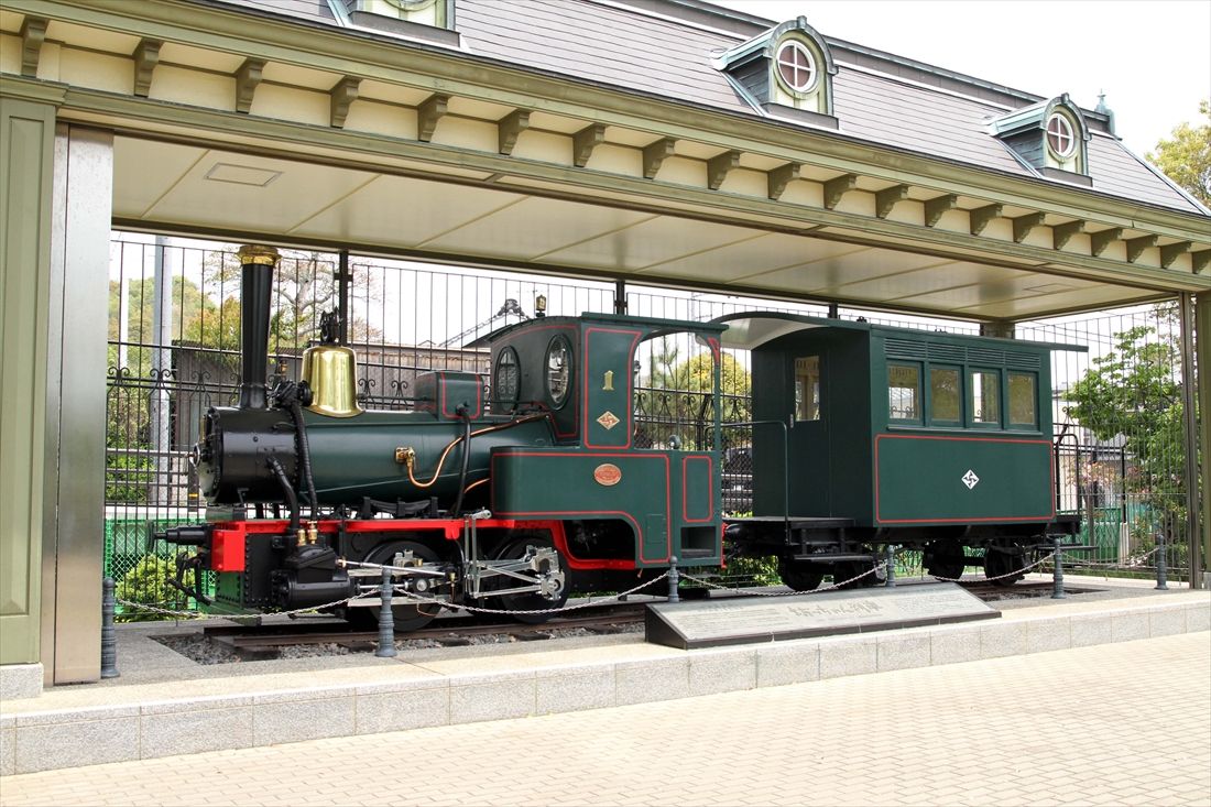 梅津寺公園に保存されている坊ちゃん列車（撮影：南正時）