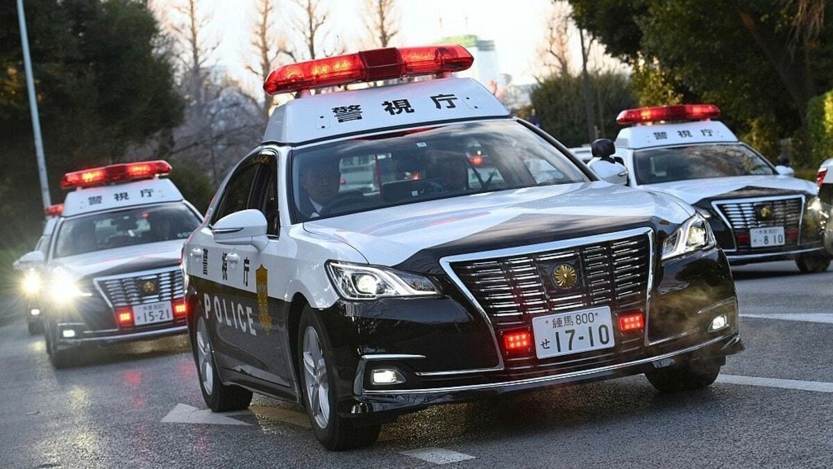 1／24 クラウン ロイヤルサルーン 210 後期 警視庁 警らパトカー仕様 