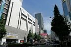 京王百貨店はルミネ新宿ルミネ１と隣接する