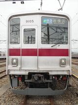 「Fライナー・快速急行　新横浜行き」の表示（記者撮影）