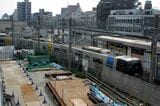 2003年の京急蒲田駅付近。急カーブのある手狭な駅で多数の列車をさばいていた（撮影：南正時）