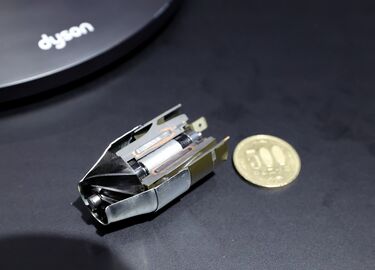 ダイソンの「最薄・非サイクロン掃除機」すごい革新の中身→驚異の小型 