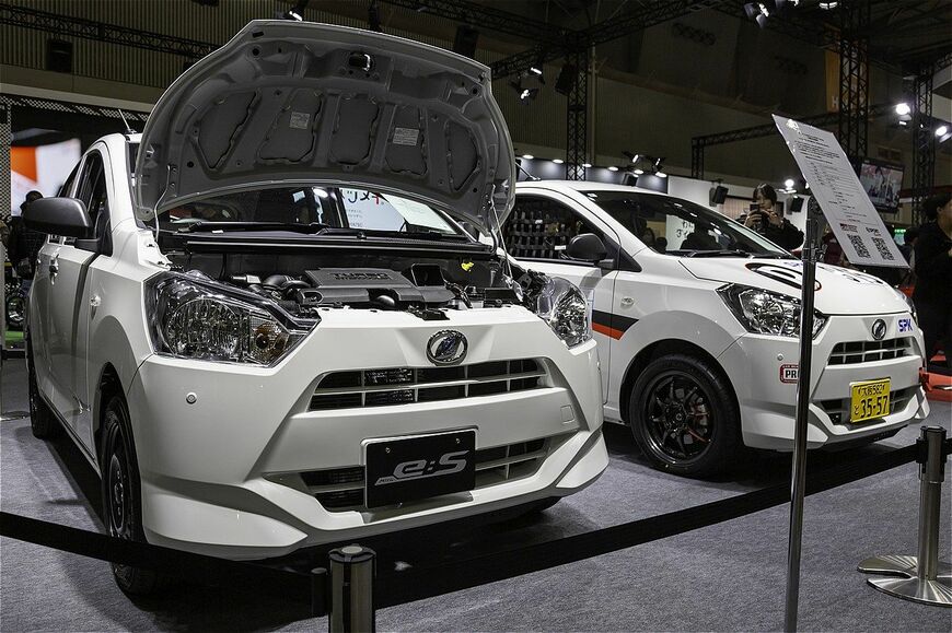 東京オートサロン2026に出展されたダイハツ「ミラ イース tuned by D-SPORT Racing」（写真：場末モータープール）