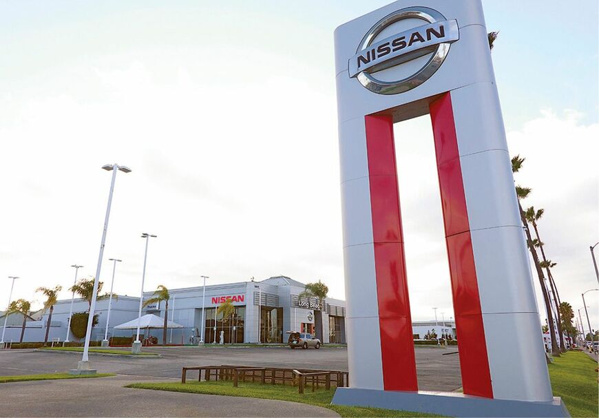 閉店した日産ディーラー。関係者によると、販売不振で日産から契約を解除された（記者撮影）