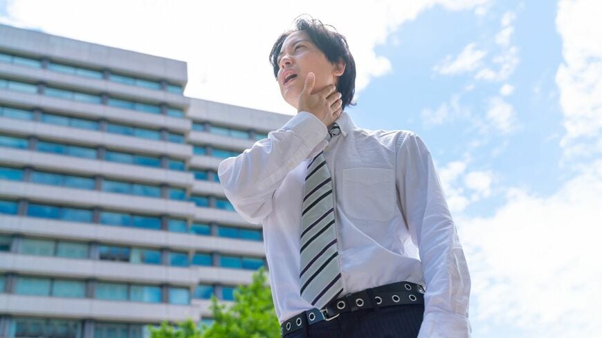 強い紫外線は、肌だけでなく目にもダメージを与える