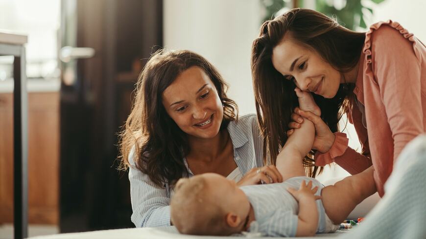 フランス人の「結婚観」は日本人のそれとはかなり異なる（写真：Drazen Zigic／iStock）