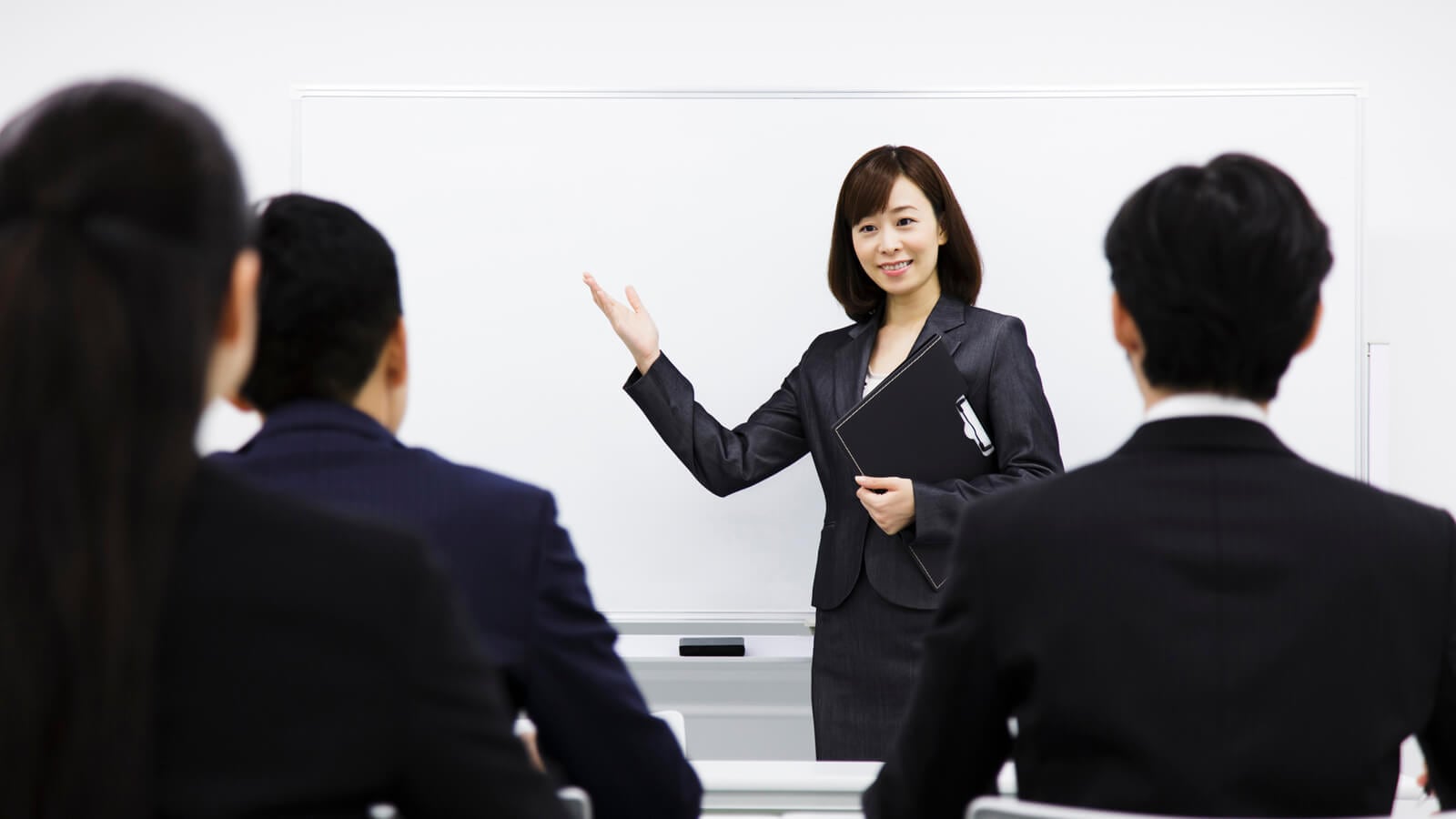ダメな会社ほど社員教育におカネを使わない リーダーシップ 教養 資格 スキル 東洋経済オンライン 経済ニュースの新基準