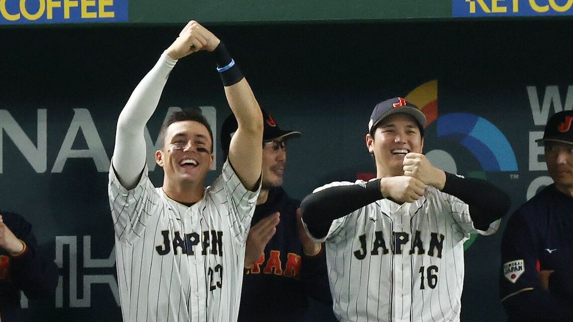 ラーズ・ヌートバーと大谷翔平（写真：時事）