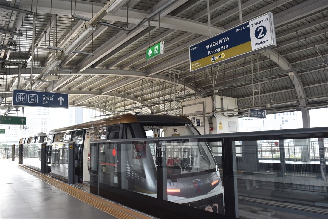BTSゴールドラインはAGT方式を採用。ボンバルディアInnoviaを中国中車南京がOEM生産（筆者撮影）