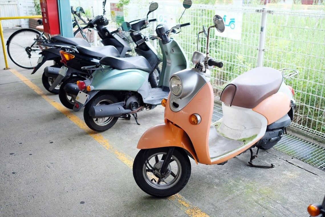 いわゆる「原付き」の免許を取得できるのが16歳から（写真：PRIMO PASSO / PIXTA）