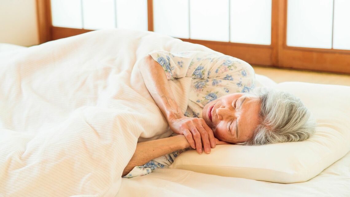 定年後の70代夫婦がのびのびと幸せに暮らすためには「つかず離れず」がいいそうです（写真：kou／PIXTA）