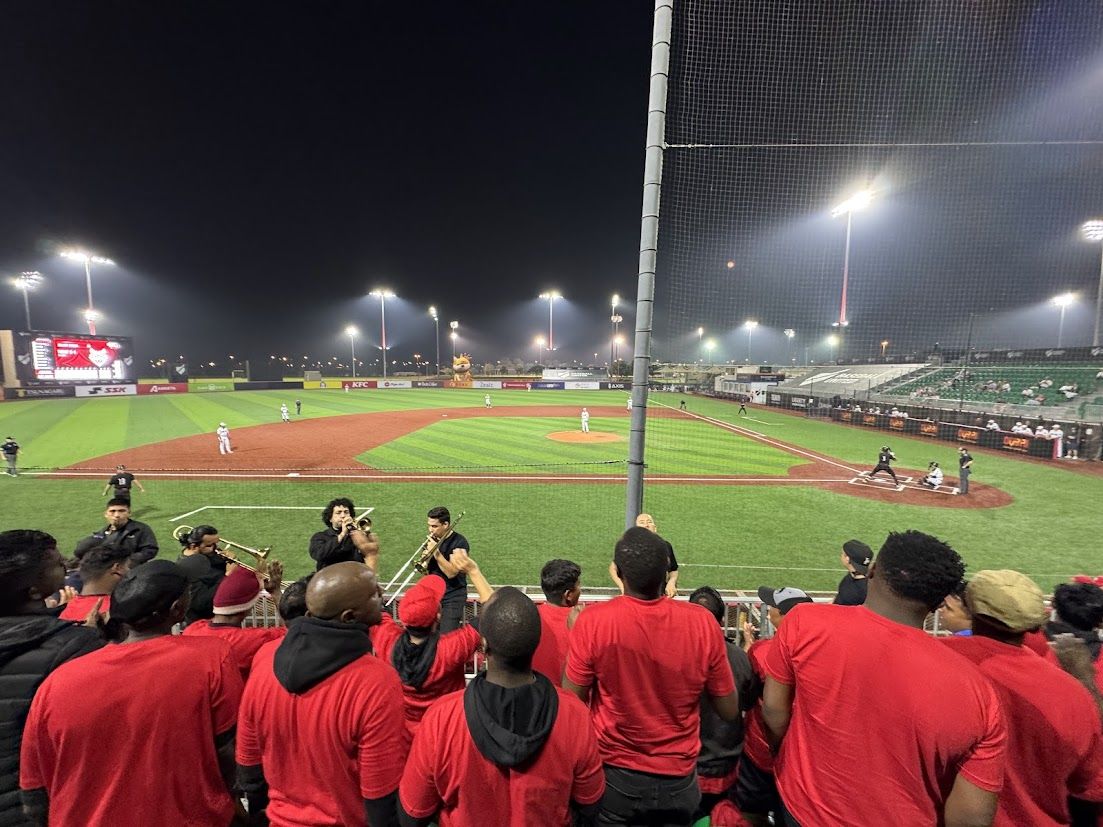 球場には応援団も登場（写真：金沢慧氏）