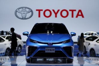 Toyota Raises Full-Year Profit Outlook on Weaker Yen, Cost Cutting