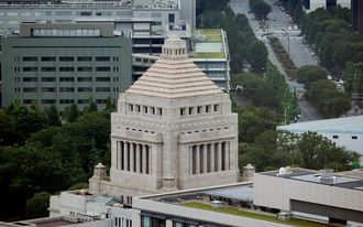 安倍首相､臨時国会冒頭での衆院解散を伝達