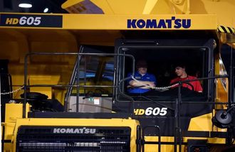 コマツ､4―6月期の営業利益は76％増