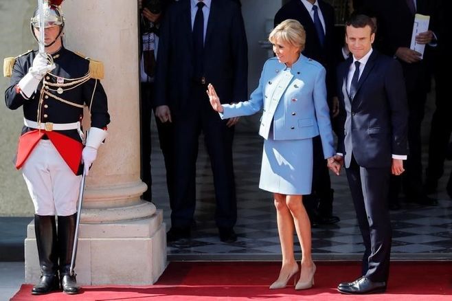 マクロン仏大統領の就任式スーツは5.6万円