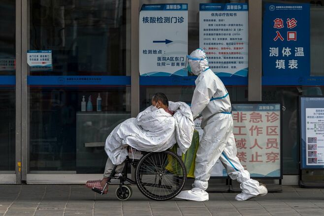 中国のコロナ規制緩和で死者100万人の可能性も