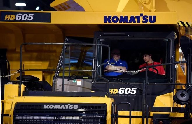 コマツ､4―6月期の営業利益は76％増