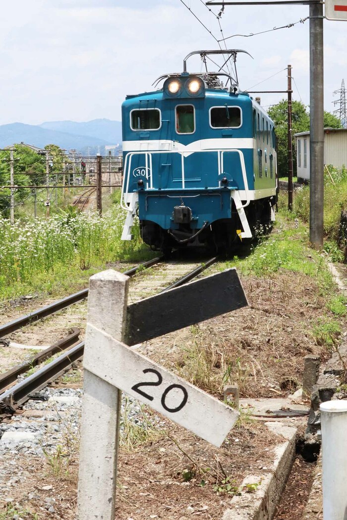 影森から鉱山への線路は急勾配が続く