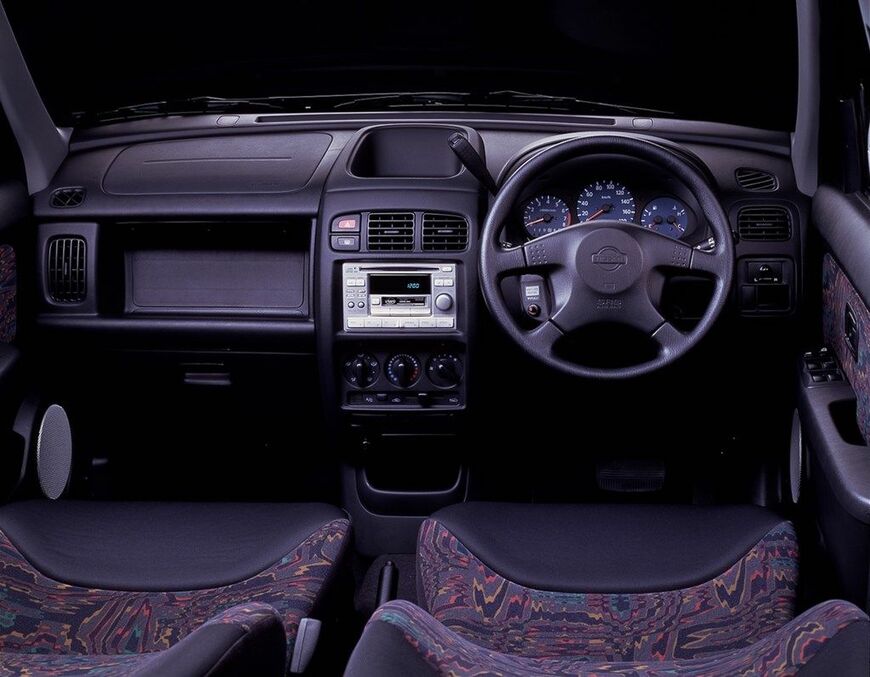 初代キューブ（写真：日産自動車）