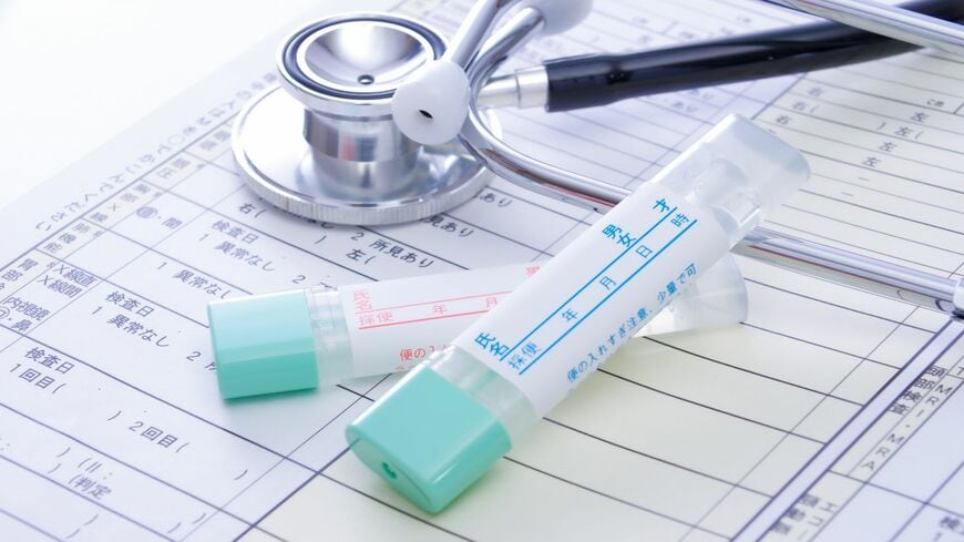 簡単で痛みがない大腸がんの便潜血検査（検便）。実はすごく優秀な検査だったのです（写真：beauty-box／PIXTA）