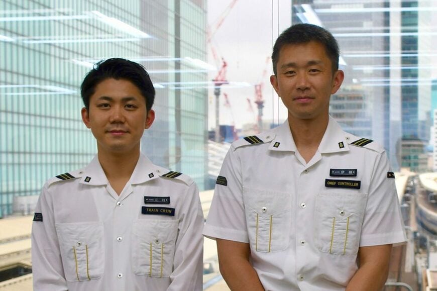 JR東海の江村彬宏列車長と伊藤貴博・旅客指令当直長（記者撮影）