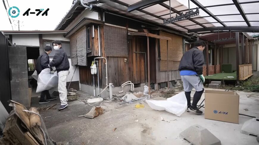 （写真：「イーブイ片付けチャンネル」より）