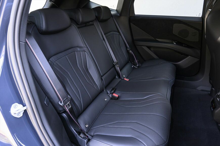 BMW iX3（写真：BMW）