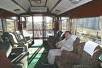 往年の日本の展望車を思わせるクラシックな