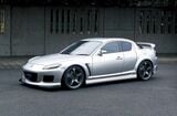 2003年発売のRX-8（写真：マツダ）