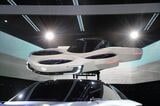 飛行機メーカーを源流に持つスバルは空飛ぶクルマ「SUBARU AIR MOBILITY Concept」を展示（撮影：鈴木紳平）