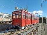 北勢線の阿下喜駅にある軽便鉄道博物館に保存されているモニ220形（撮影：南正時）