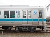 先頭車両の乗務員室直後のドアだけは一般的な通勤電車と同じ1.3m幅だ（記者撮影）