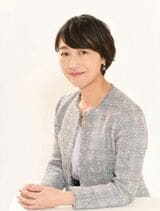 株式会社ライフヴェーラ、みらい女性倶楽部代表で、ファイナンシャルプランナーの鈴木さや子さん。損害保険会社を退職後、10年間の専業主婦を経て、ファイナンシャルプランナーに。毎日を笑顔で過ごすためのお金やキャリアの情報を発信中（photo Cosufi）