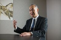 内外債権大量保有で邦銀の金利リスクは危険水域 円金利リスク量は2002年度以降のピーク水準に