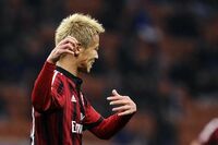 本田圭佑が足首を負傷､数週間は欠場へ 練習中に足首をねん挫