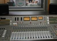 オールドメディアが意外な存在感、見直されたラジオの価値【震災関連速報】