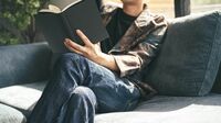 お金持ちは｢小屋にこもってでも本を読む｣？　指先ひとつでデバイスから情報を集められるこの時代にあえて＂読書＂をする意味とは