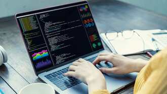 学校で習うプログラミングとは？基本知識や言語の種類について解説